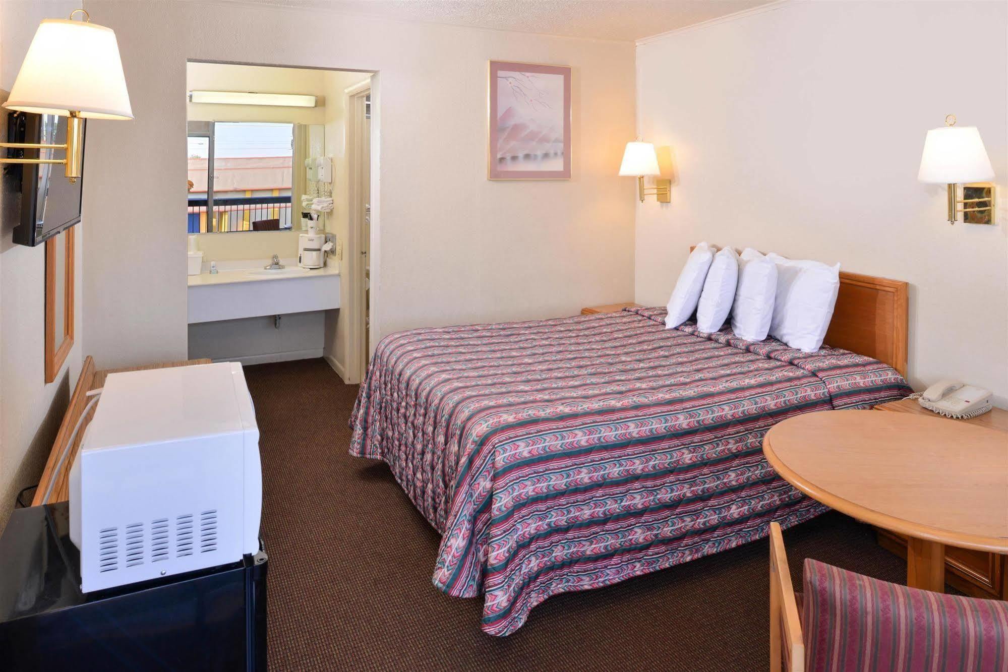 Springwood Hotel, Opelika I-85 Columbus Pkwy מראה חיצוני תמונה